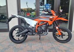 KTM 125 SMC R (2025) nuova