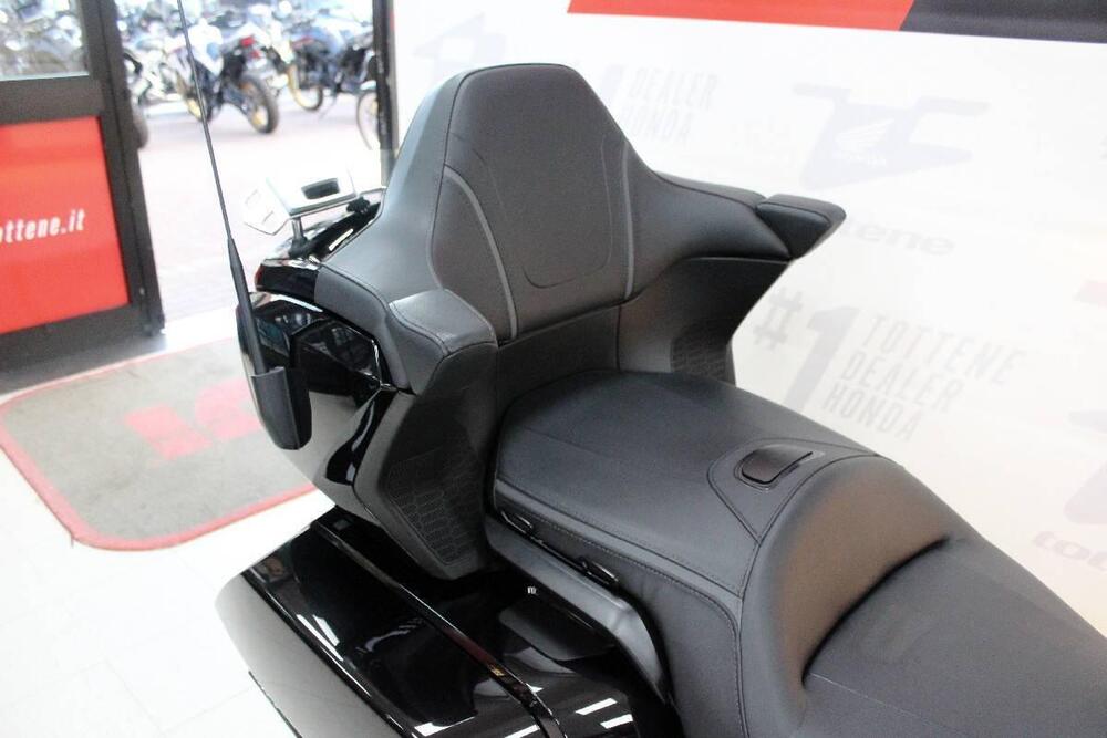 Honda GL 1800 Gold Wing Tour DTC (2018 - 20) (5)