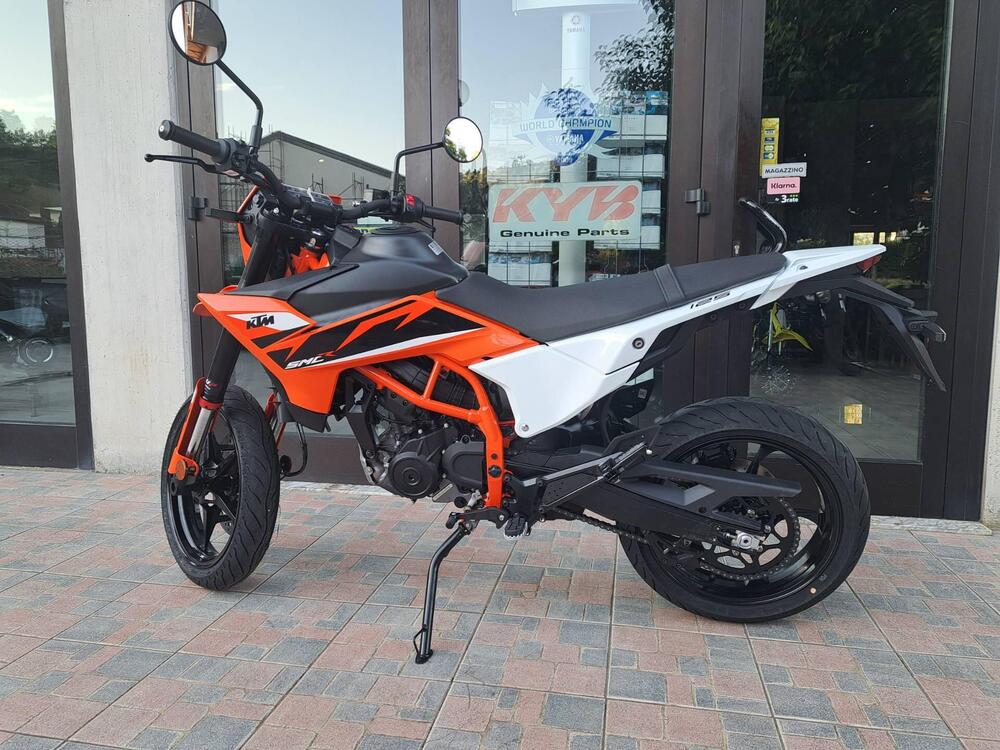 KTM 125 SMC R (2025) (2)