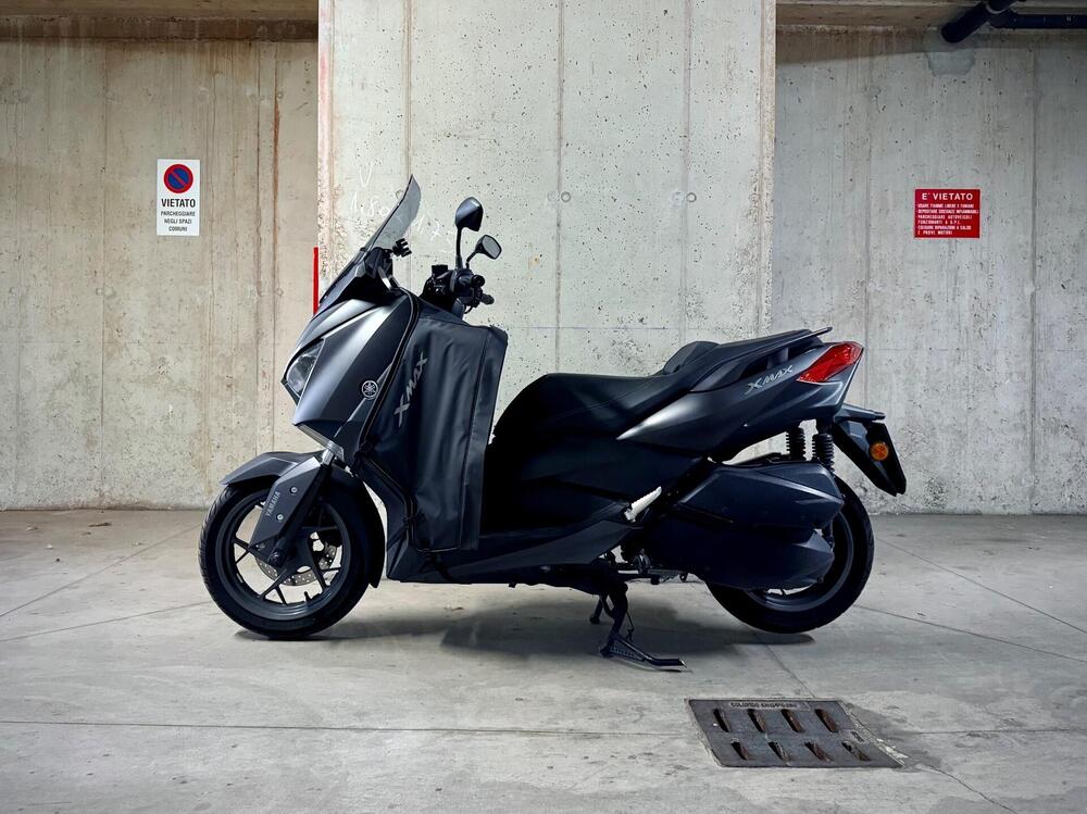 Yamaha X-Max 300 (2021 - 24) (4)