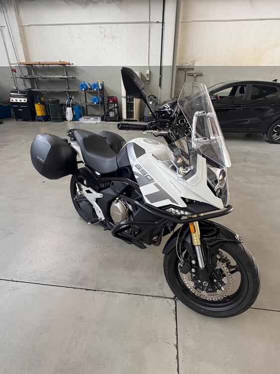 CFMOTO 650MT (2021 - 24) (3)