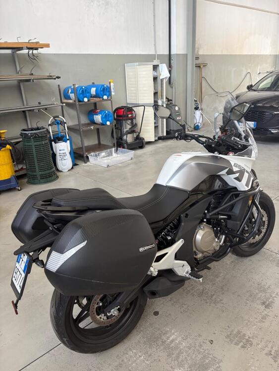 CFMOTO 650MT (2021 - 24) (4)