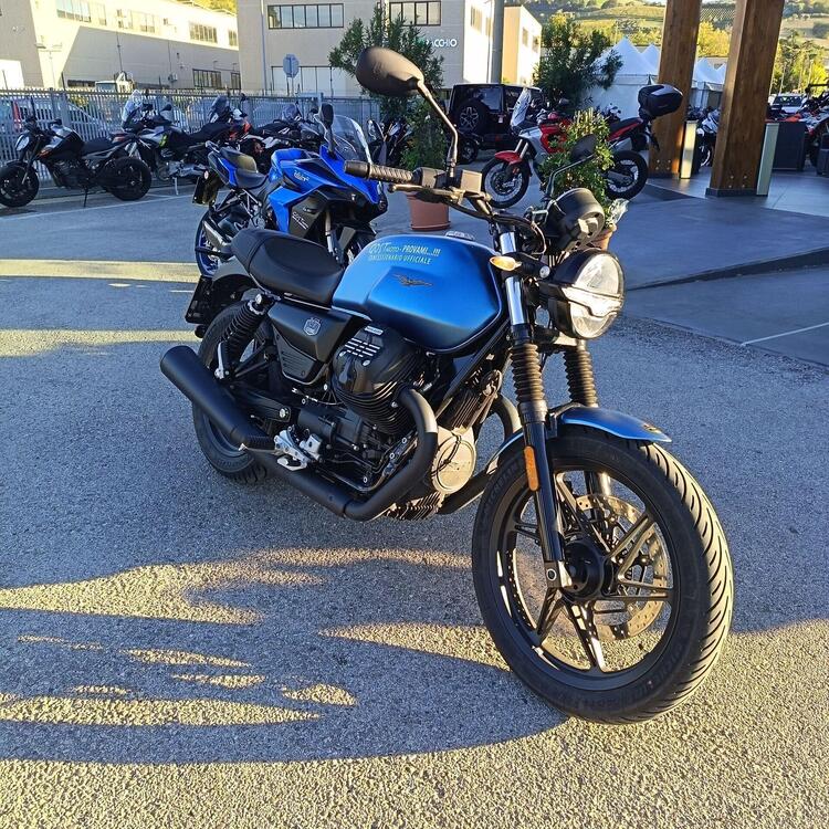 Moto Guzzi V7 Stone (2025) (3)