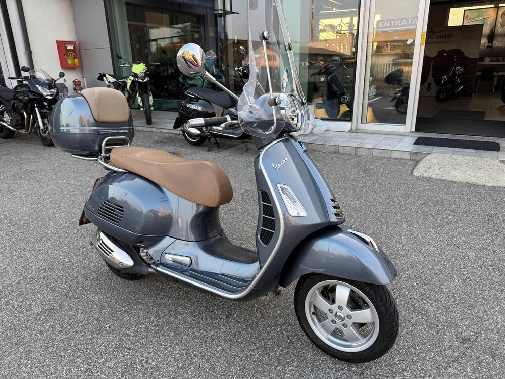 Vespa GTS 300 Hpe (2019)
