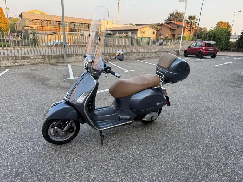 Vespa GTS 300 Hpe (2019) (5)