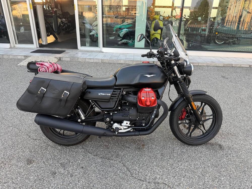 Moto Guzzi V7 II Stone (2015 - 17) (2)