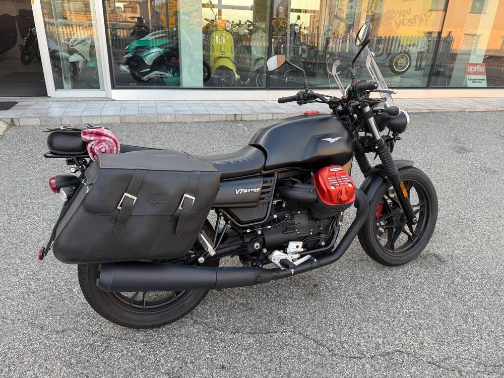 Moto Guzzi V7 II Stone (2015 - 17) (3)