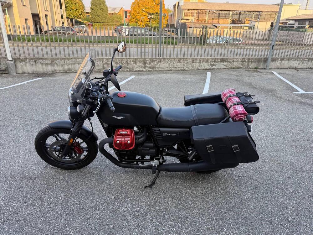 Moto Guzzi V7 II Stone (2015 - 17) (5)
