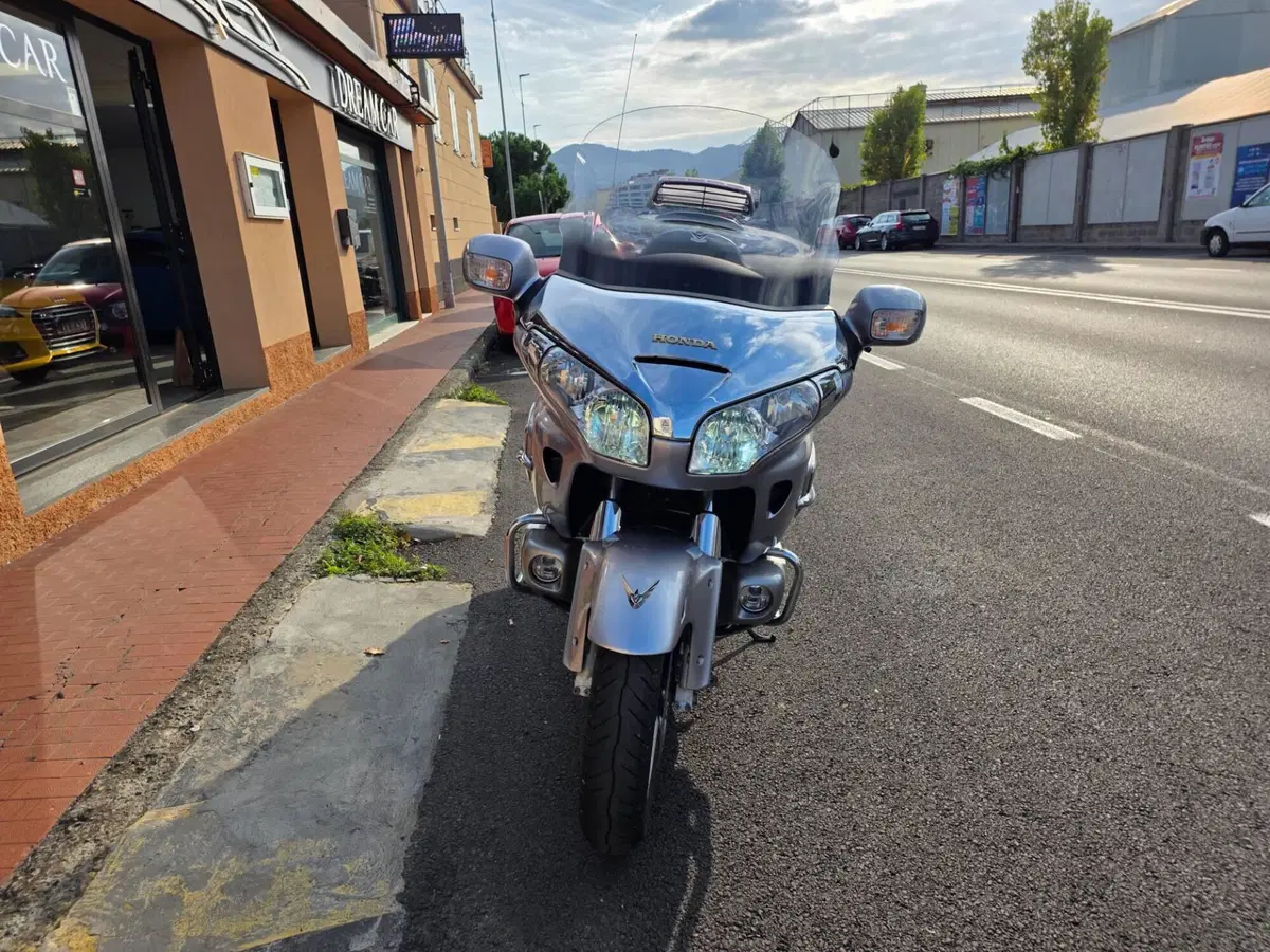 Honda GL 1800 Gold Wing (2007 - 11) (3)