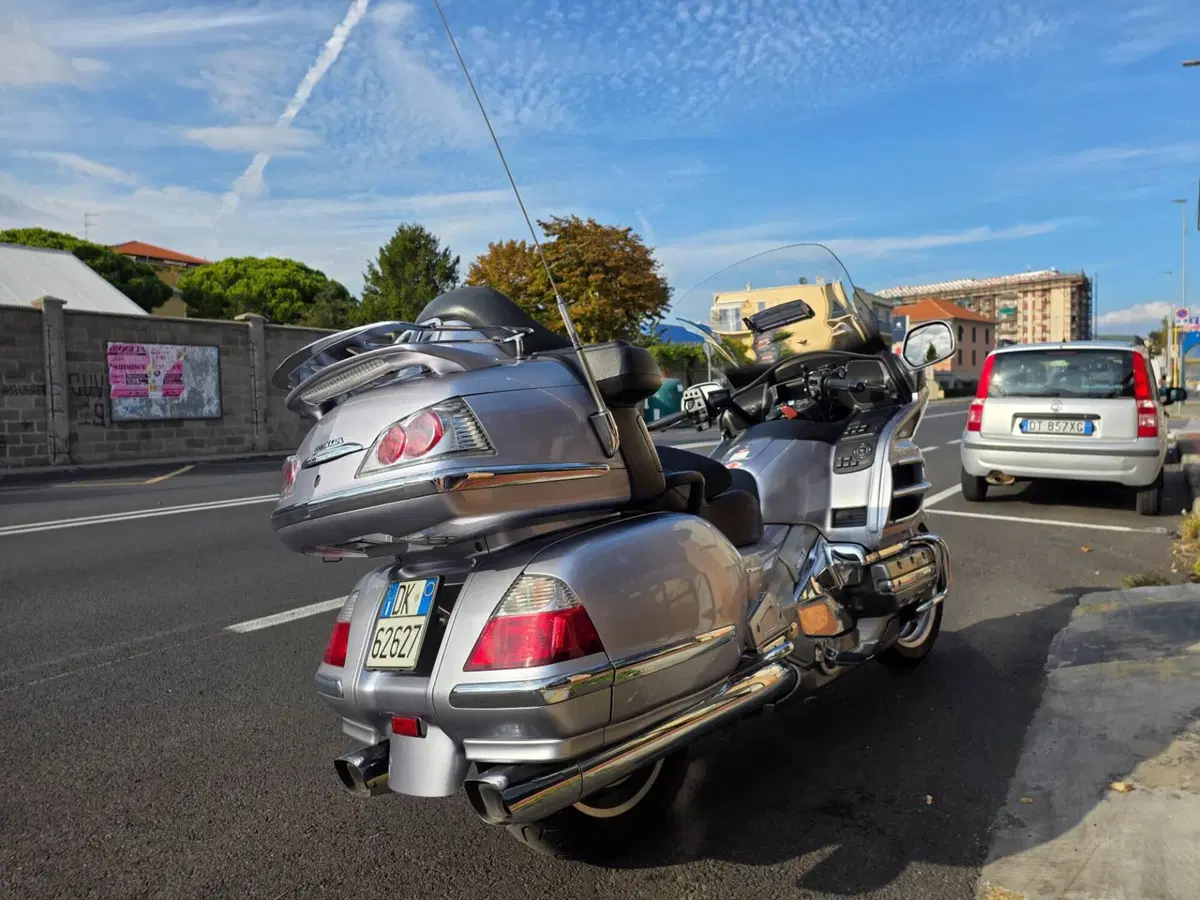 Honda GL 1800 Gold Wing (2007 - 11) (5)