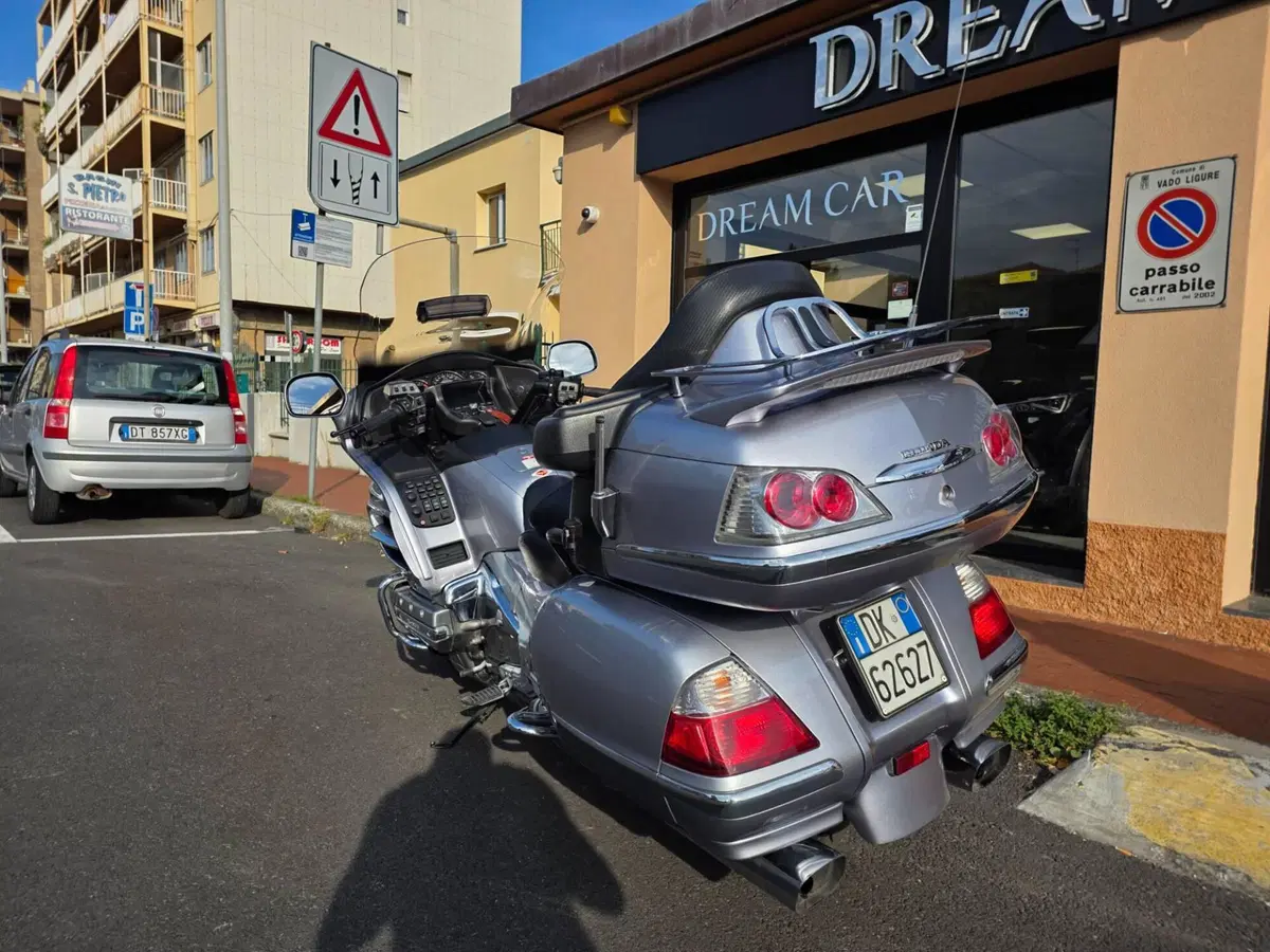 Honda GL 1800 Gold Wing (2007 - 11) (6)