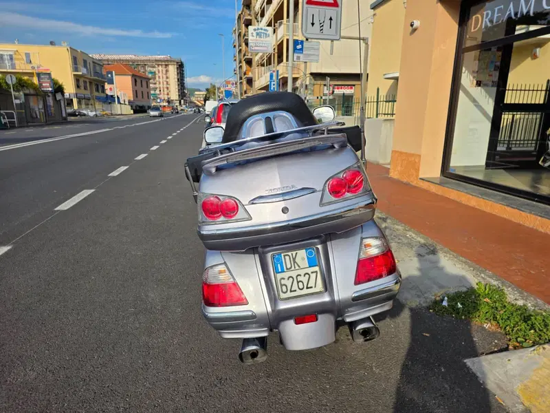 Honda GL 1800 Gold Wing (2007 - 11) (7)