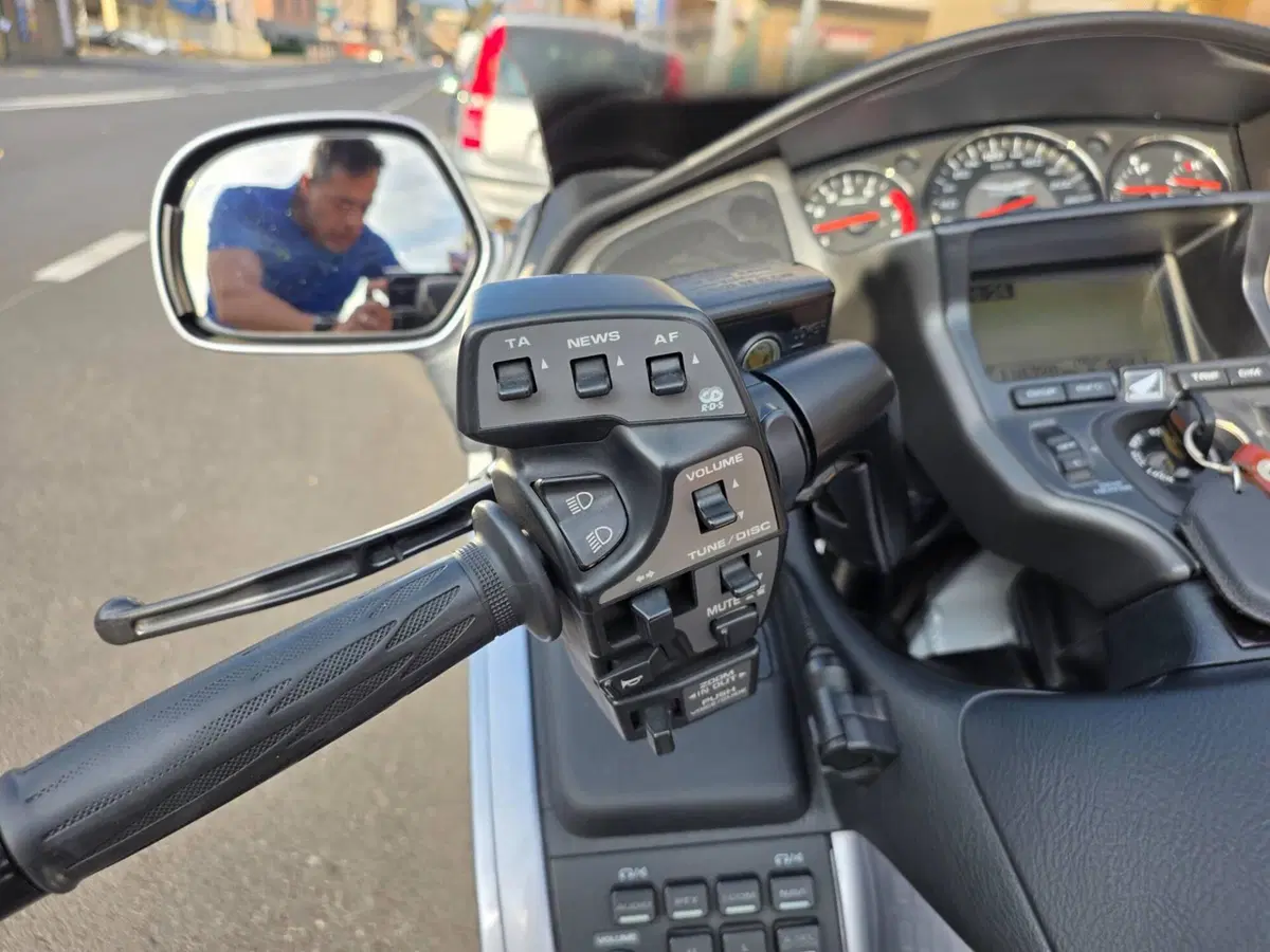 Honda GL 1800 Gold Wing (2007 - 11) (8)