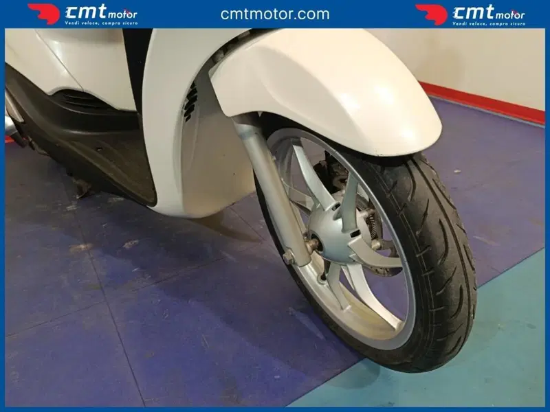 Piaggio Liberty 150 i-get ABS (2016) (7)