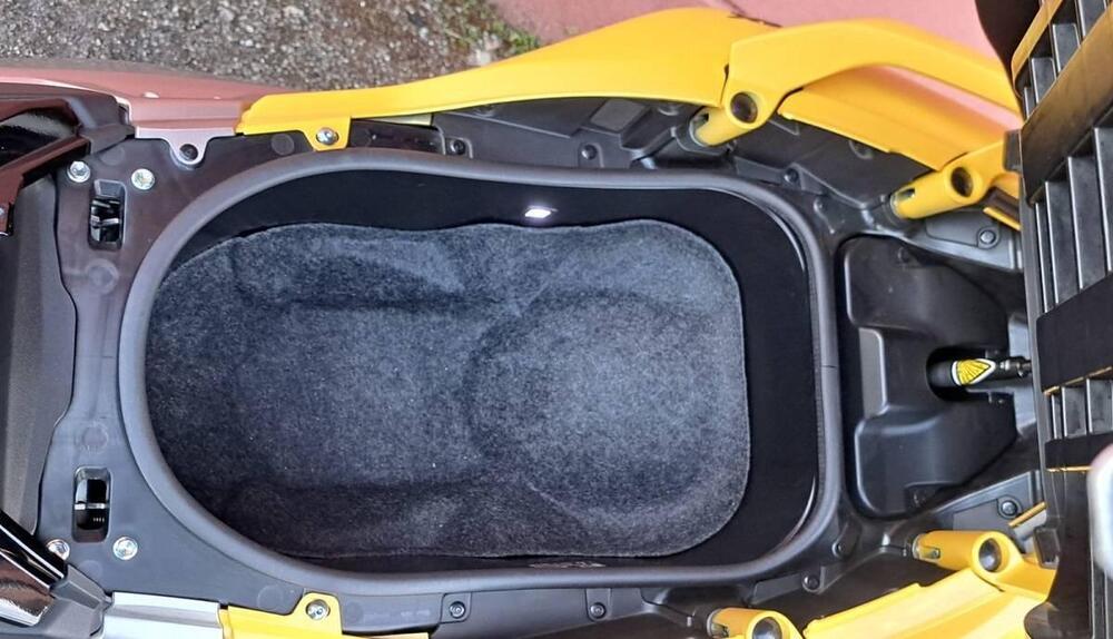 Yamaha T-Max 560 (2022 - 24) (5)