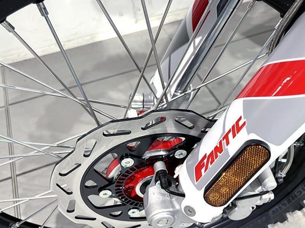 Fantic Motor XEF 125 Competition (2025) (4)