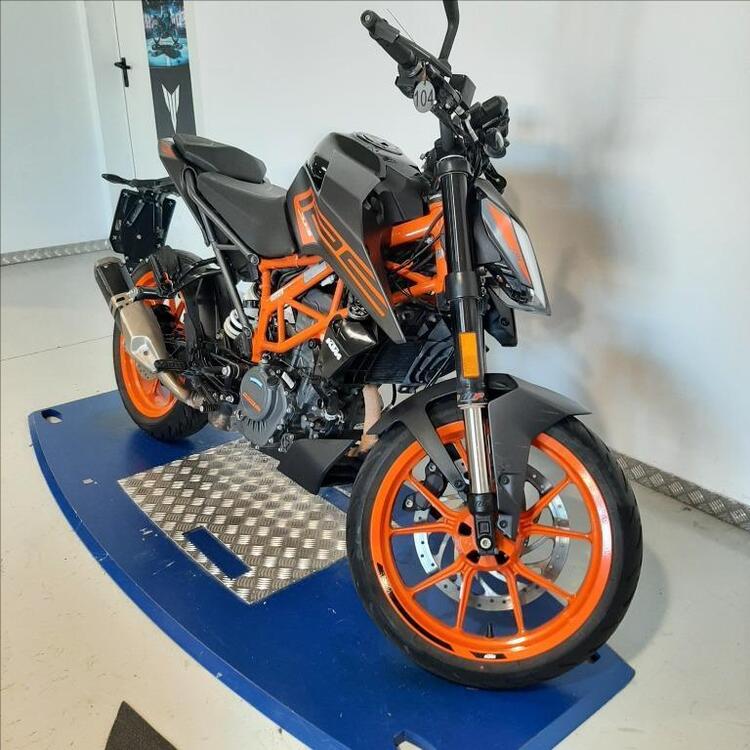 KTM 125 Duke (2021 - 23) (2)