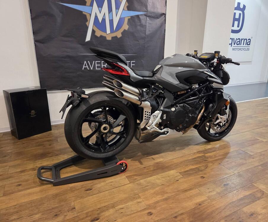 MV Agusta Brutale 1000 RS (2022 - 25) (2)