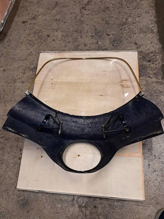 Carena 850 T3 CARABINIERI completa di attacchi Moto Guzzi (2)