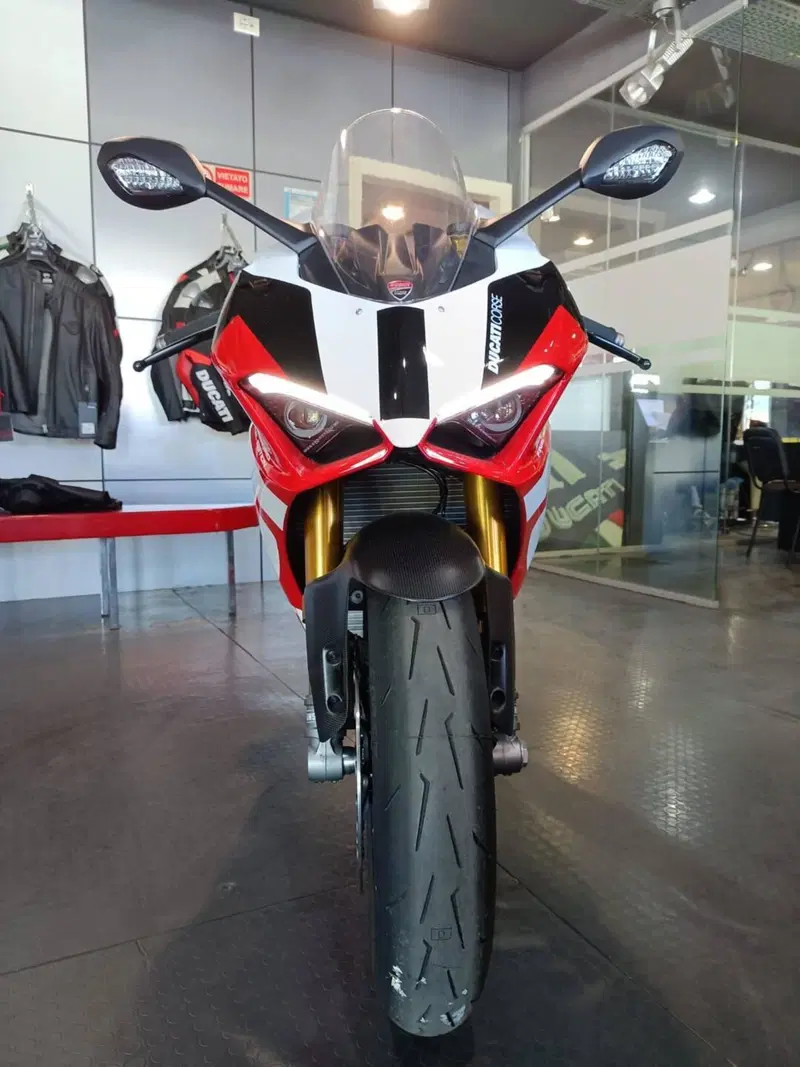 Ducati Panigale V2 Superquadro Final Edition (2024) (2)