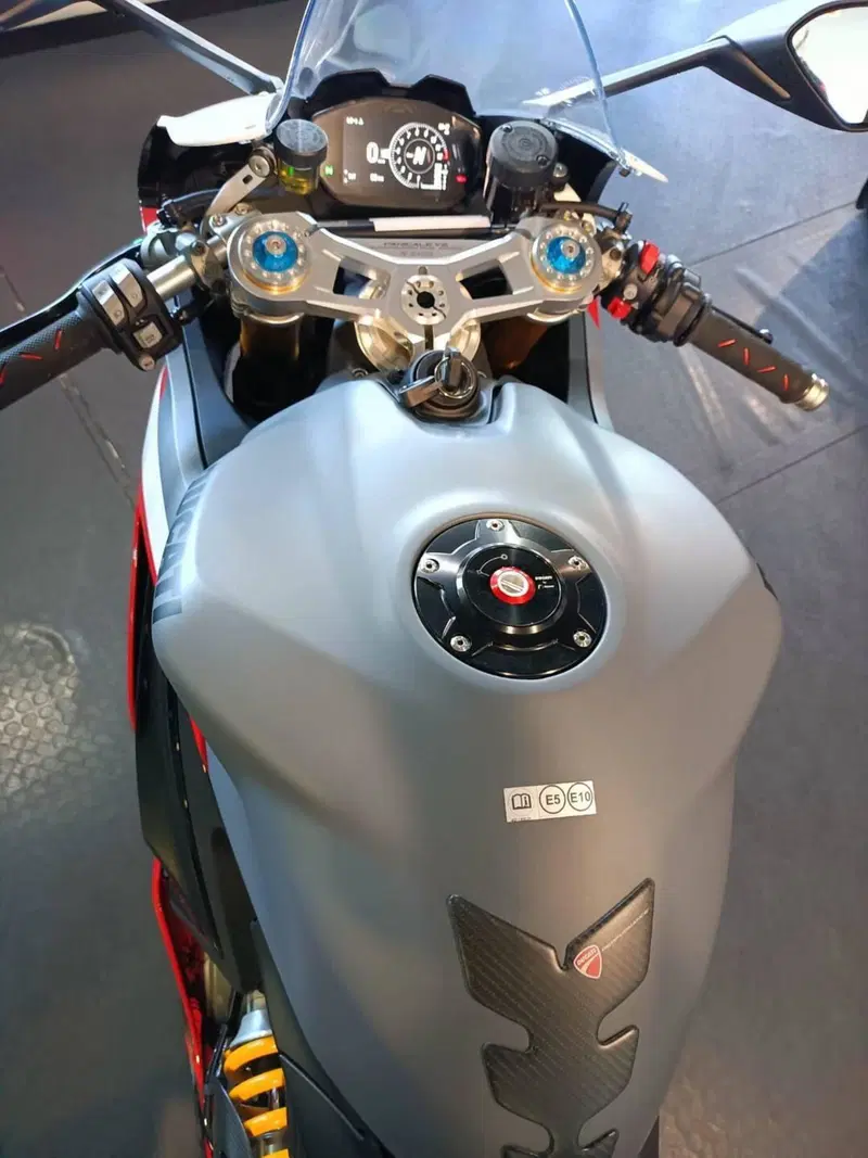 Ducati Panigale V2 Superquadro Final Edition (2024) (5)