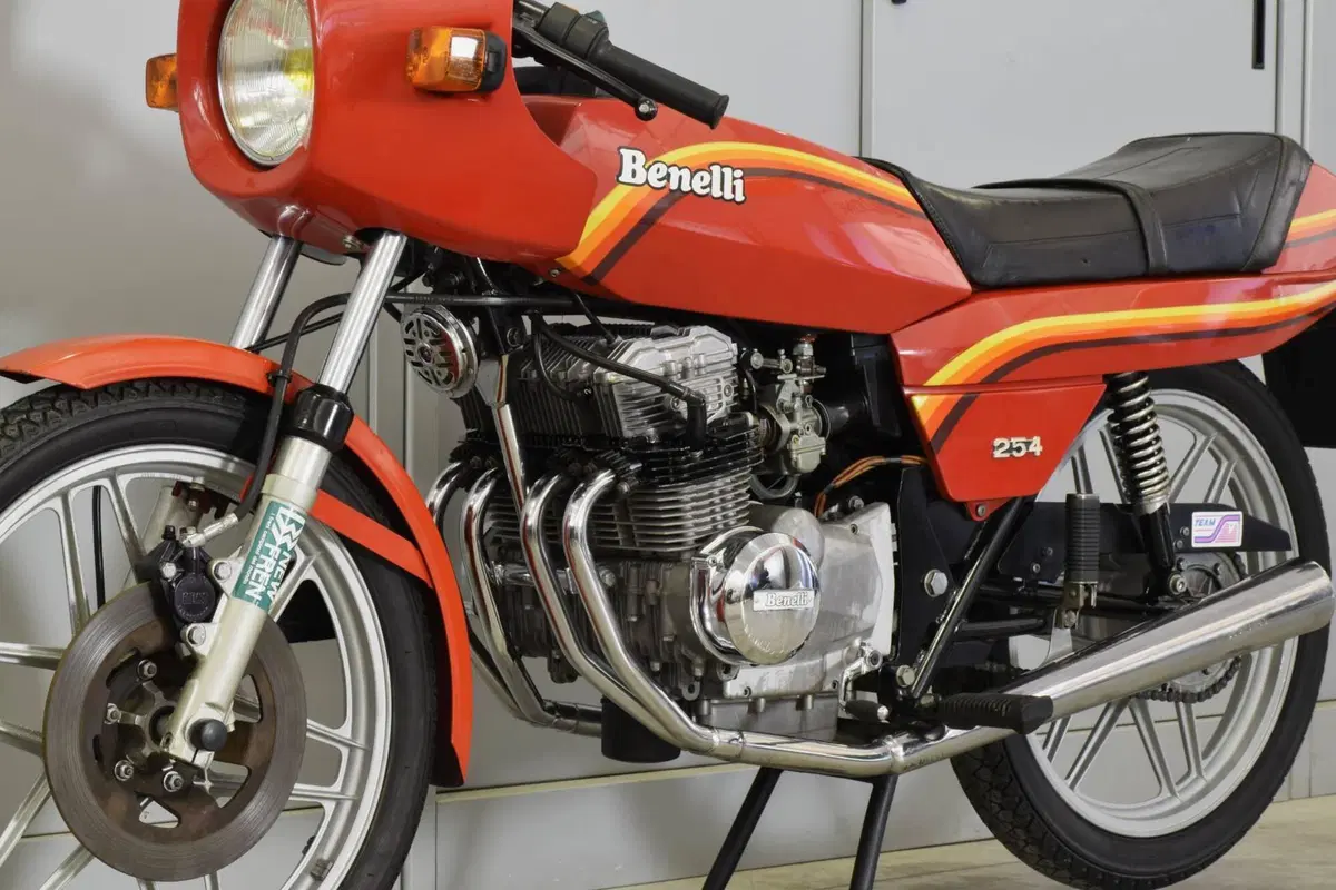 Benelli 254 (3)