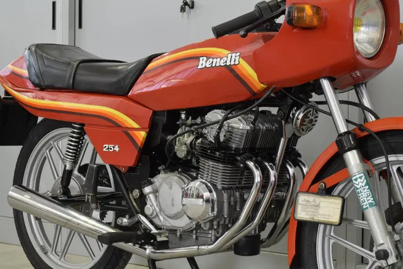 Benelli 254 (4)