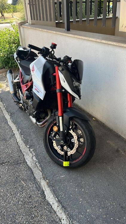 Honda CB 750 Hornet (2023 - 24)