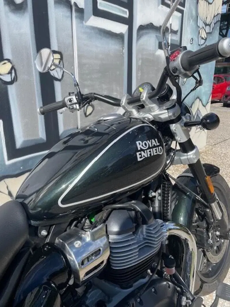 Royal Enfield Super Meteor 650 (2023 - 26) (3)