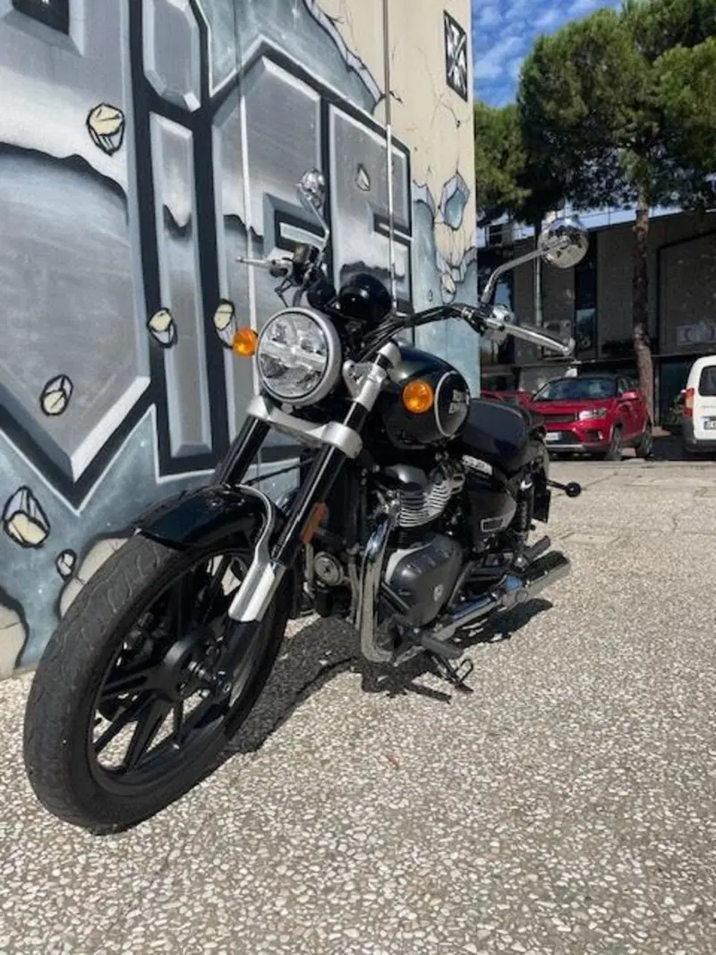 Royal Enfield Super Meteor 650 (2023 - 26) (5)