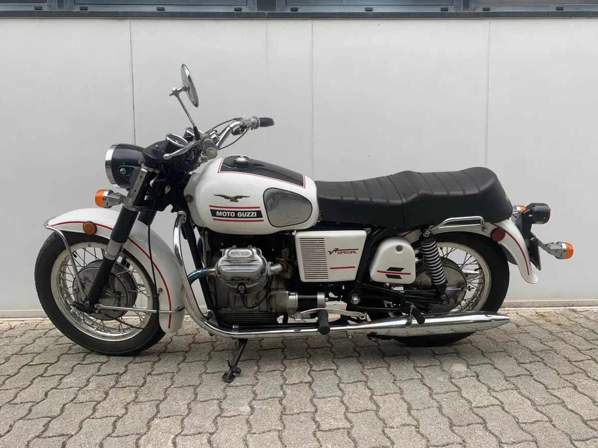 Moto Guzzi V7 Special (3)