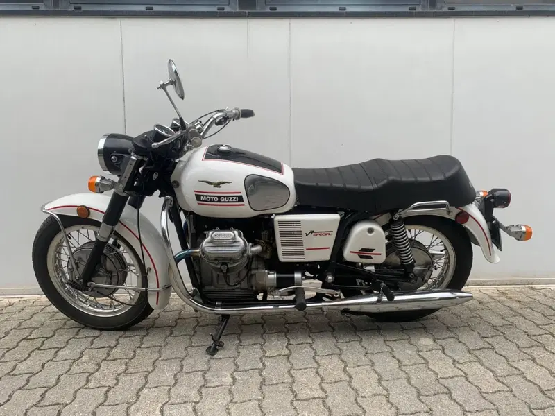 Moto Guzzi V7 Special (3)