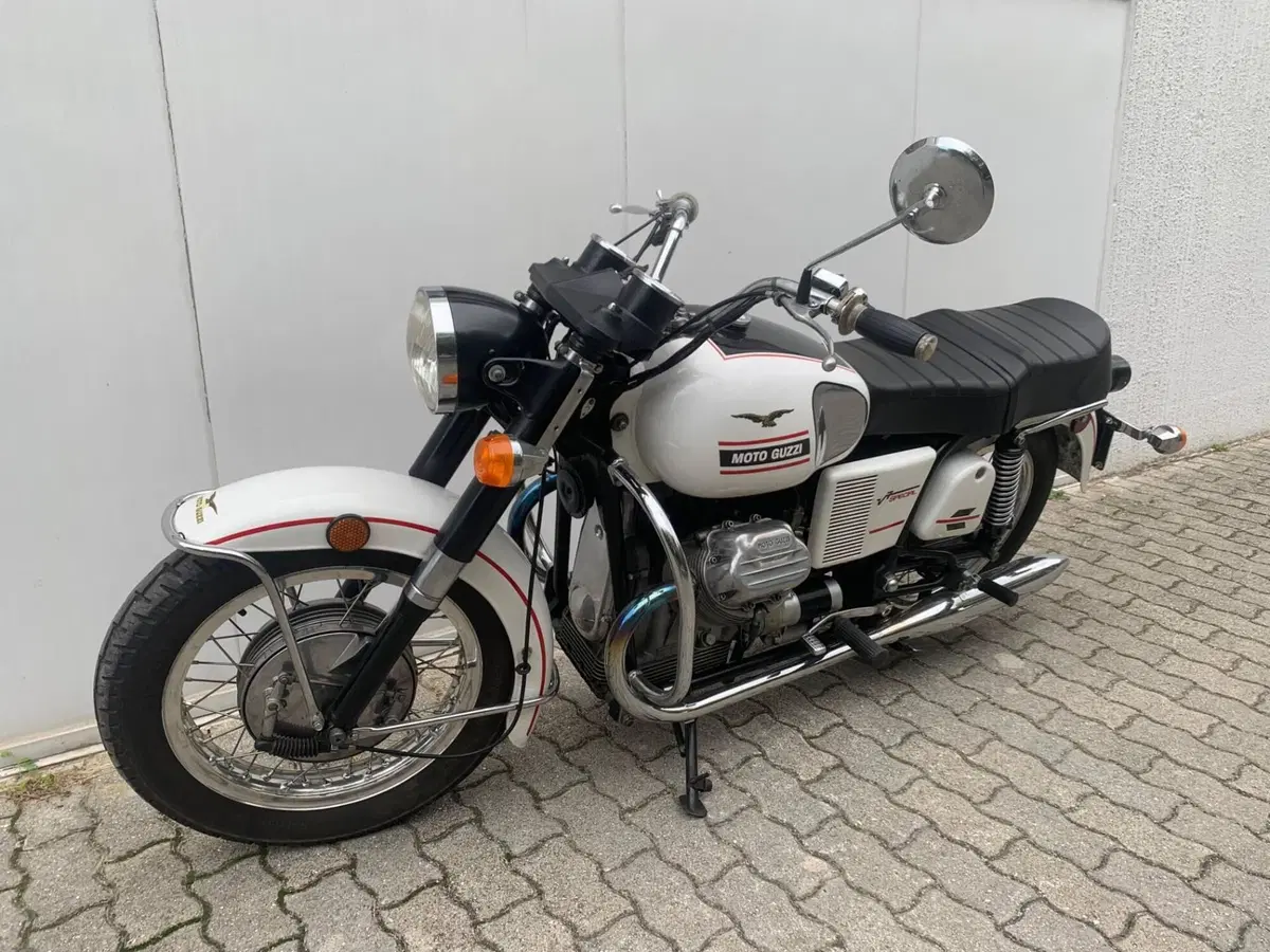 Moto Guzzi V7 Special (6)