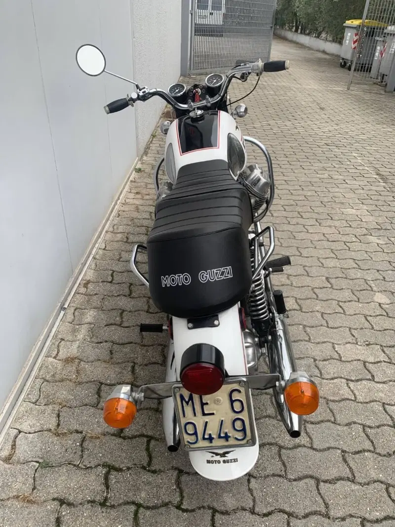 Moto Guzzi V7 Special (12)