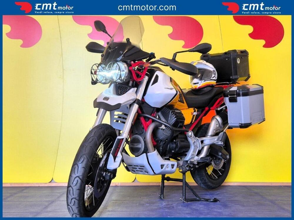 Moto Guzzi V85 TT Evocative Graphics (2021 - 23) (2)