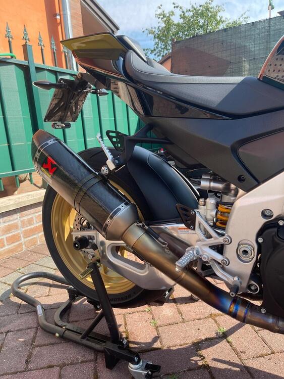 Aprilia Tuono V4 Factory (2021 - 24) (4)