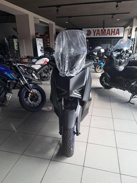 Yamaha X-Max 300 (2025) (2)