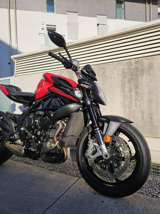MV Agusta Brutale 800 Rosso (2021 - 23) (4)