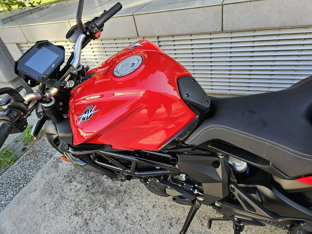 MV Agusta Brutale 800 Rosso (2021 - 23) (5)