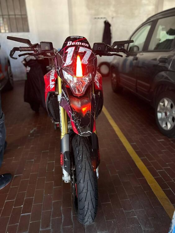 Aprilia Dorsoduro 750 Factory (2010 - 13) (4)