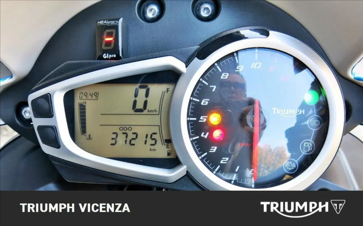 Triumph Speed Triple 1050 R ABS (2011 - 15) (11)