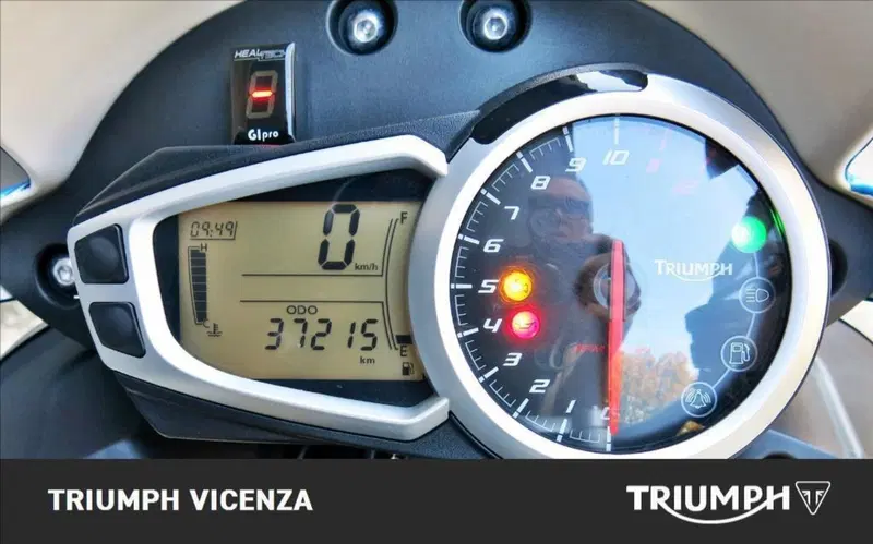 Triumph Speed Triple 1050 R ABS (2011 - 15) (11)