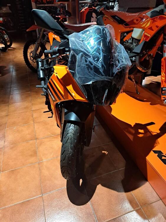 KTM RC 125 (2022 - 25) (2)