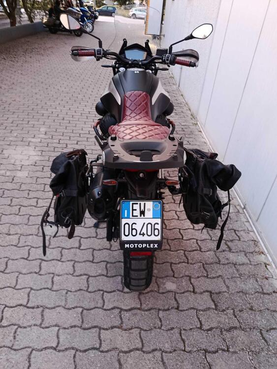 Moto Guzzi V85 TT (2021 - 23) (2)