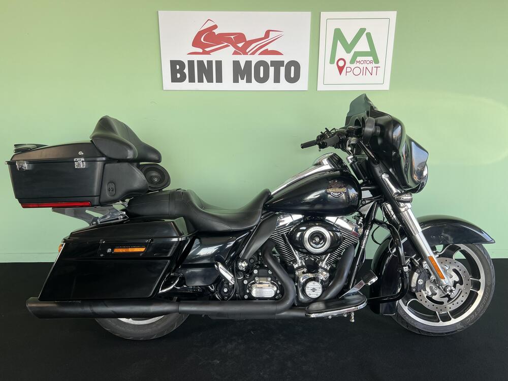 Harley-Davidson 1690 Street Glide (2011 - 13) - FLHX