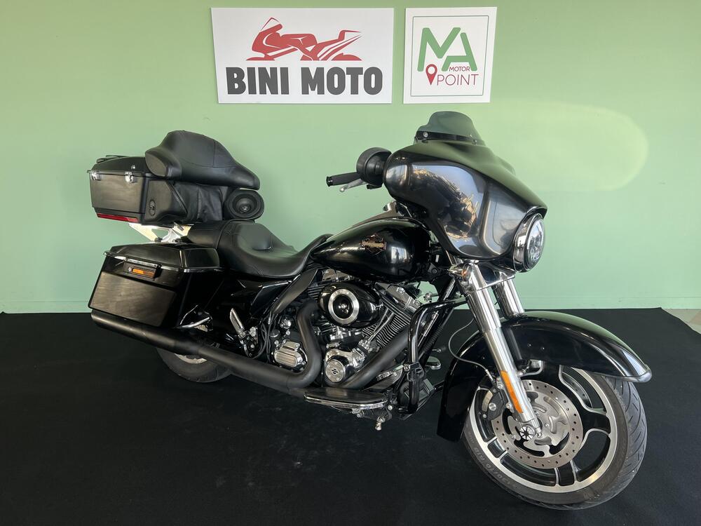 Harley-Davidson 1690 Street Glide (2011 - 13) - FLHX (2)