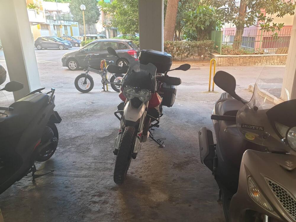 Moto Guzzi V85 TT Evocative Graphics (2021 - 23)