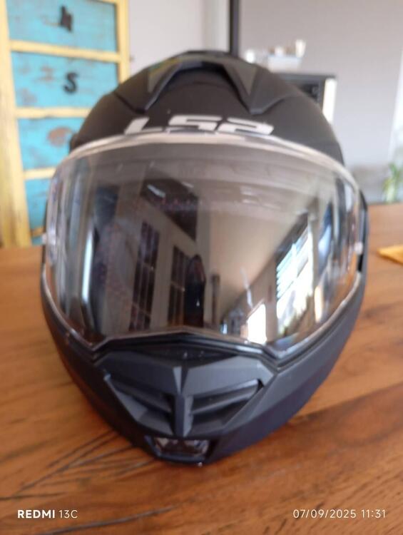 N. 2 Caschi moto modello FF 901 ADVANT X SOLID LS2 (4)