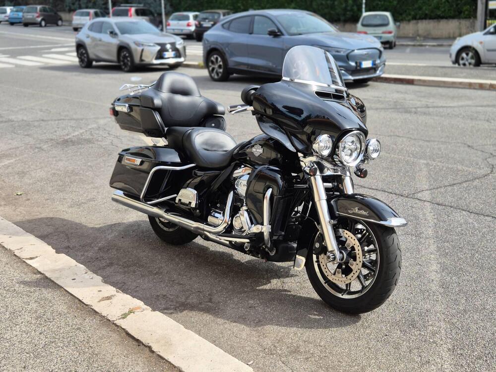 Harley-Davidson 114 Electra Glide Ultra Limited (2019) - FLHTK (2)