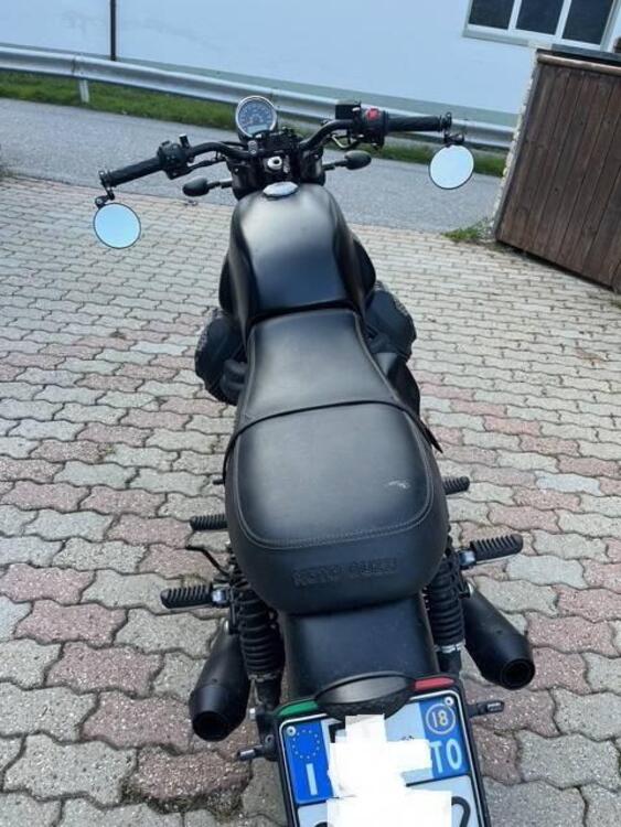 Moto Guzzi V7 III Stone (2017 - 20) (3)